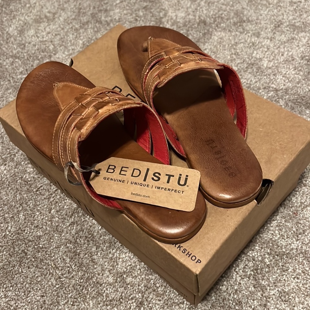 NEW IN BOX Bed Stu Yoli sandal. Tan rustic